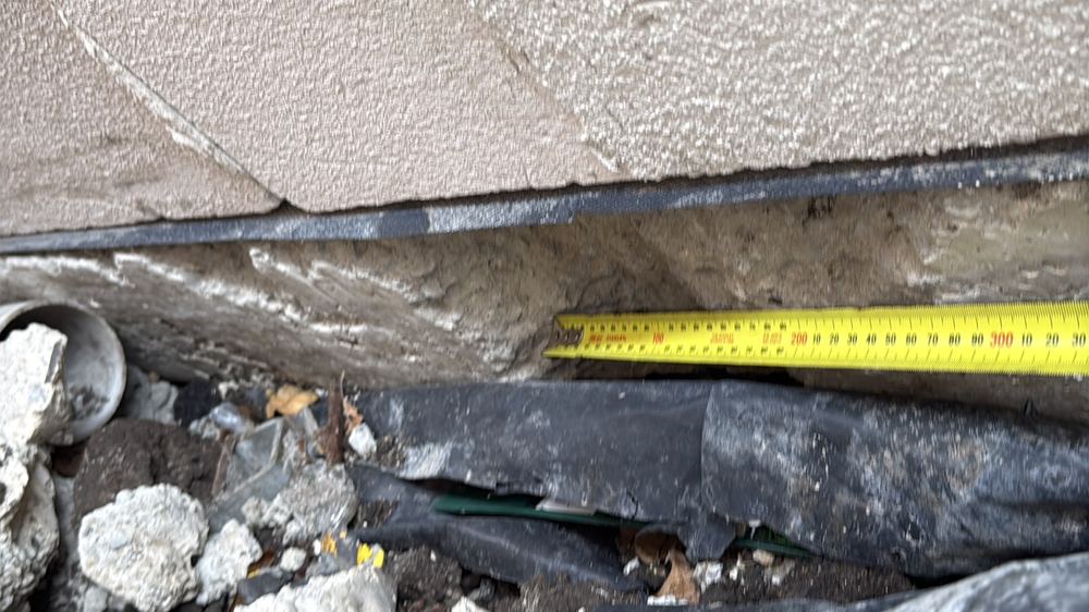Broken section of the garage slab edge, Herne Hill, Mambourin